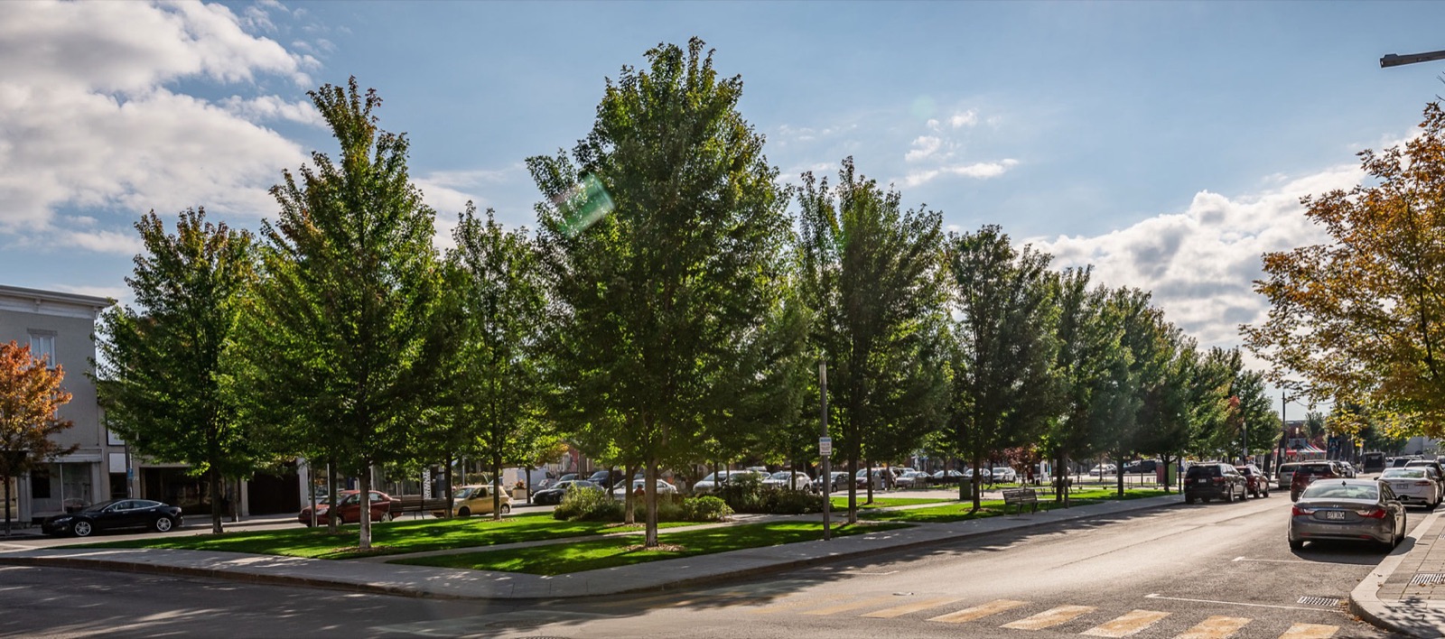 Place et rues arborées du centre-ville de Joliette